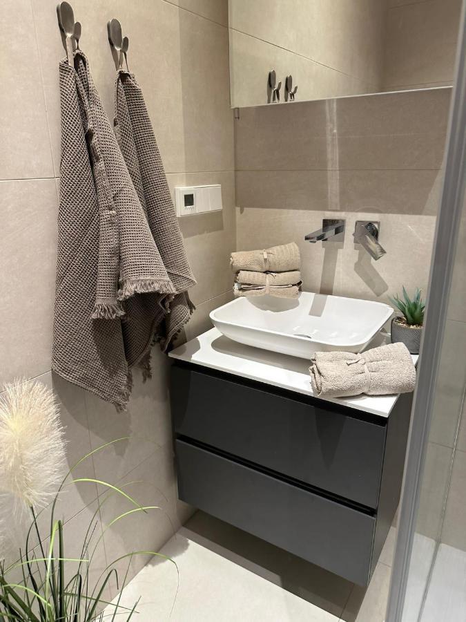 Riga Center - Quiet Studio - 5 Min To Old Town & Nflx Экстерьер фото